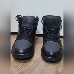 Nike jordan 1 flight mid